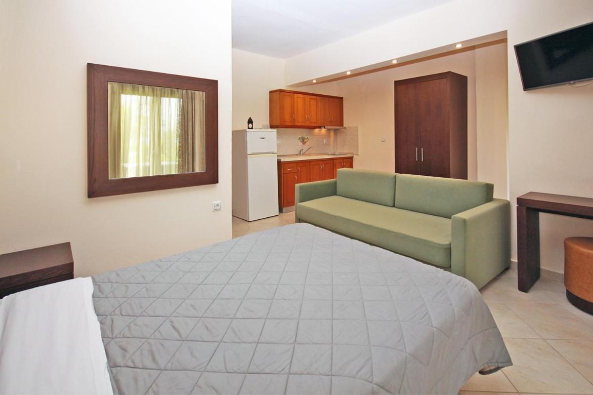 Stamos Apartments And Studios Вурвуру Номер фото