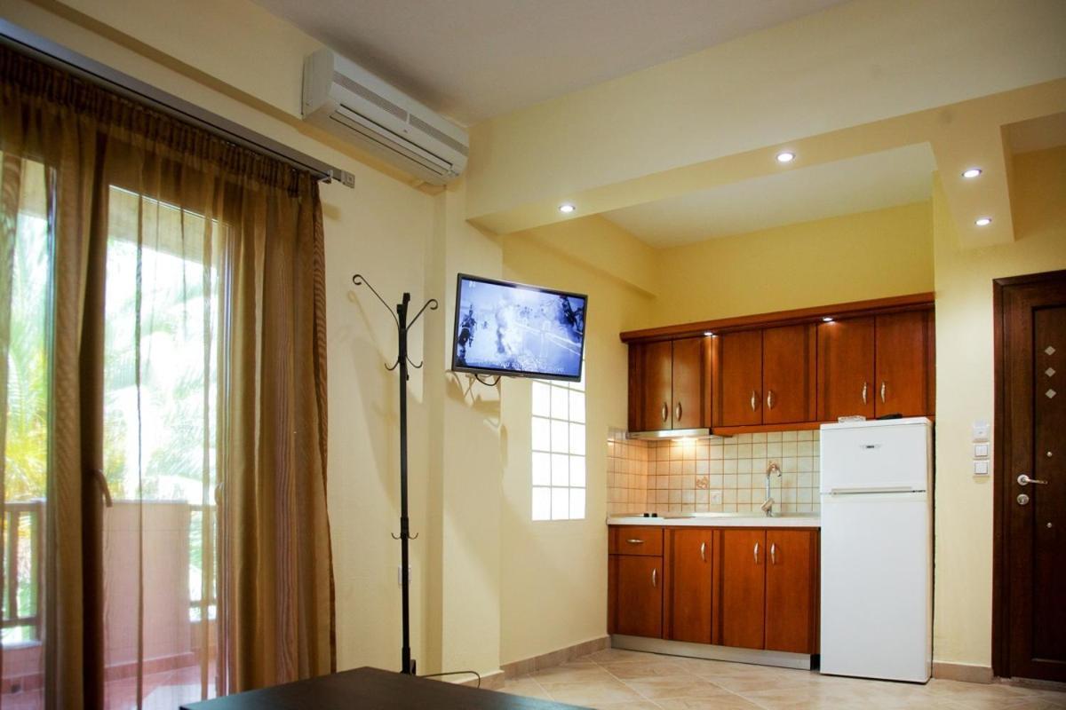 Stamos Apartments And Studios Вурвуру Номер фото
